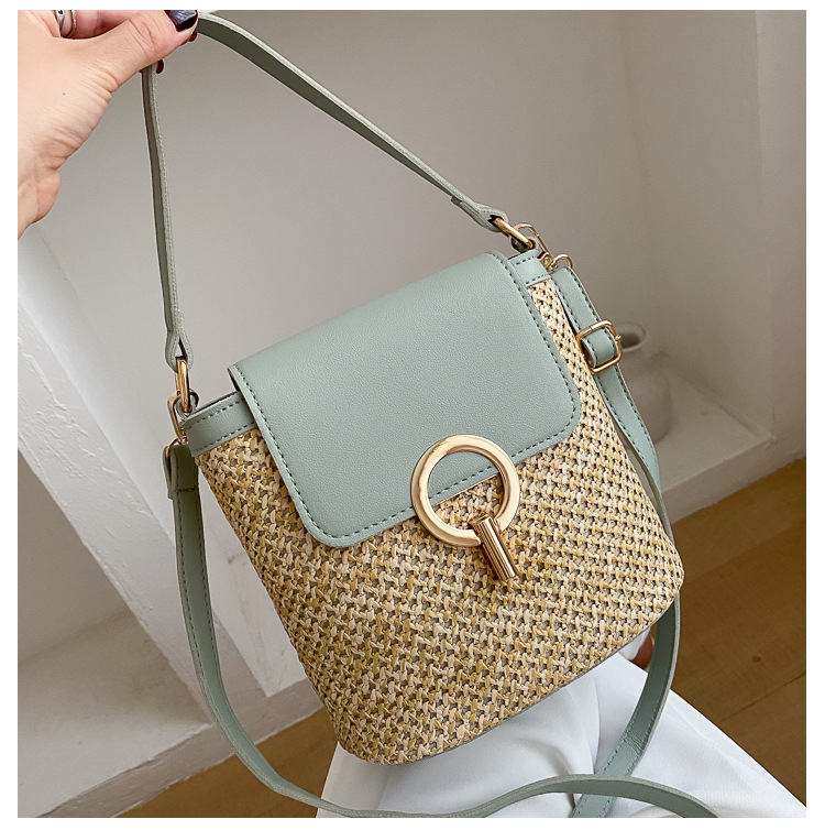 Designer Bag Free Delivery 2025 New Luxury Bag Style Personality Handheld Straw Beach Bag Casual Simple Versatile Lock Shoulder Crossbody Bag