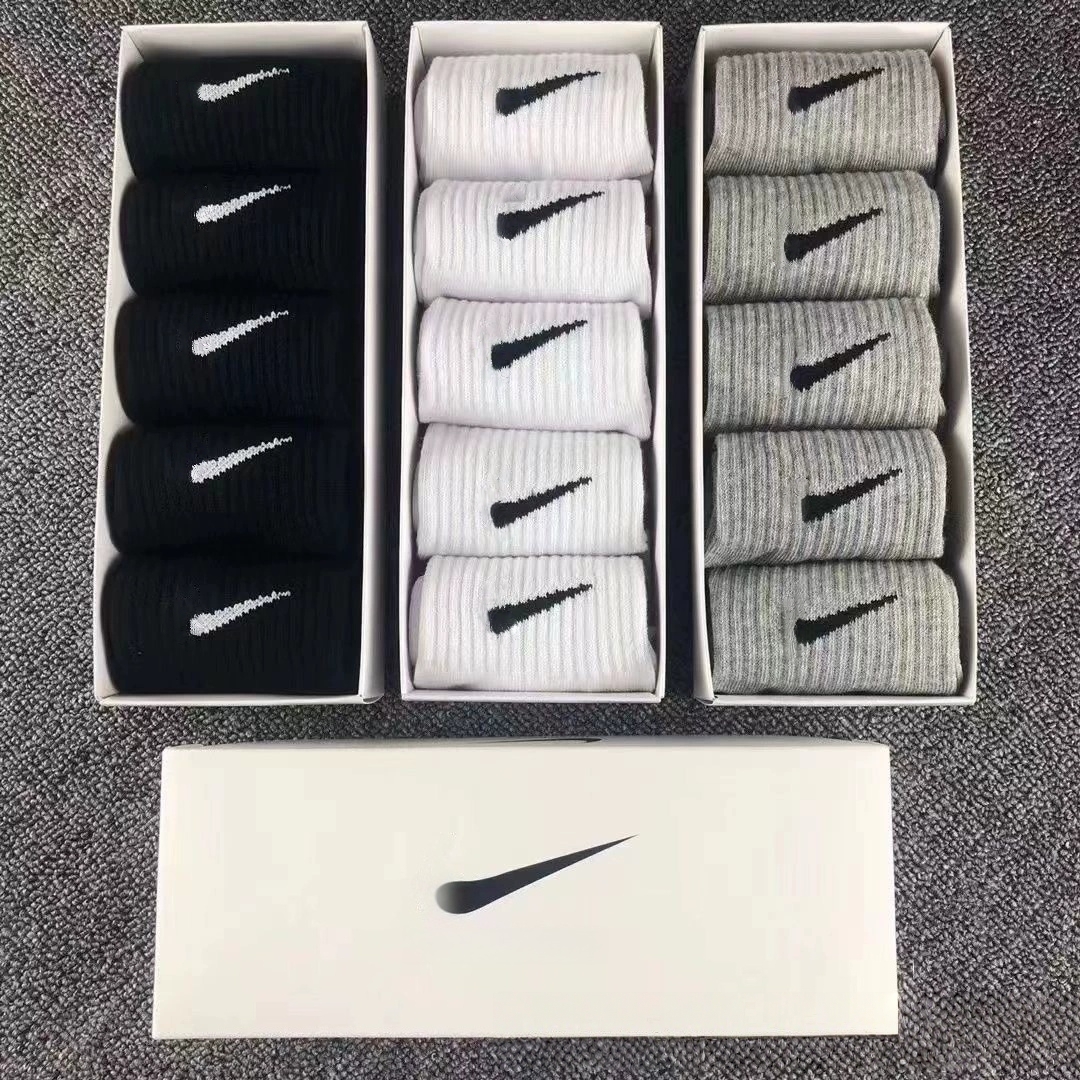 Designer Men Women Sports Sock Autumn High Quality Cotton Fashion Classic Solid Color Football Basketball Absorbent Breathable Socks