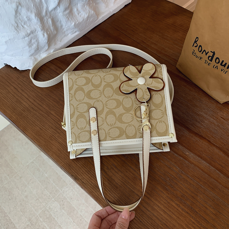Ladies' retro high-end texture broadband shoulder bag, casual versatile crossbody bag, high-end texture commuting leisure bag, shopping bag, new 