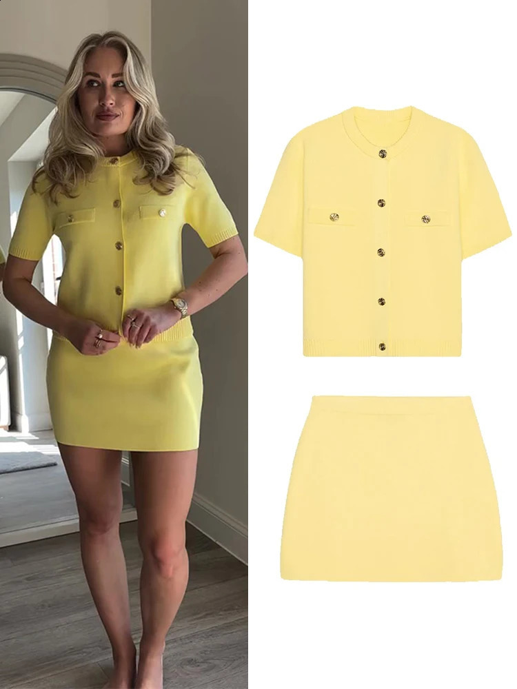 Fashion Butter Yellow Knitted Cardigan Short Skirts Sets For Women Single Breasted Oneck Sweater Mini Skirt Street Chic Outfits 250827