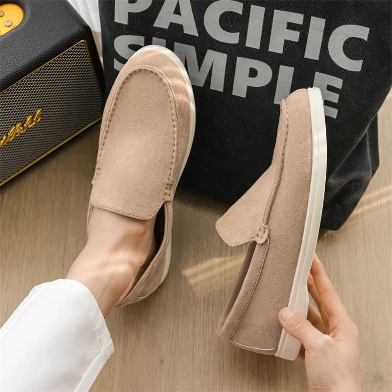 Mens Casual Shoes Suede Leather Loafers Classic British Style Men Shoes Lightweight Soft Male Slip Driving FlatsXJ250827