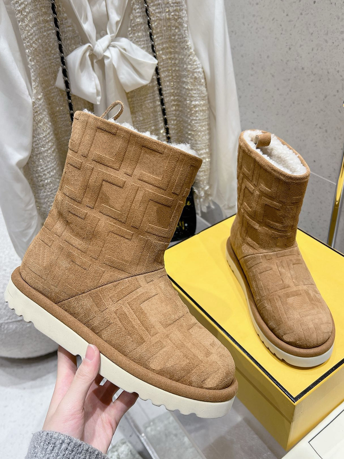 Apres chic casual snow boots womens ski boots designer womens boots autumn and winter wool boots cowhide leather upper lamb wool lining rubber sole