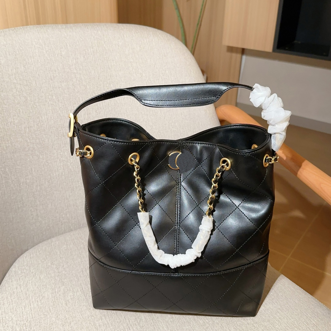 Designer Bags Bucket Exquisite Bag Bucket Drawstring Design Compact Exquisite Bags Shoulder Bag Luxury Bags Winter Bags Tote Bags Shipping Bag CRD2408306F8