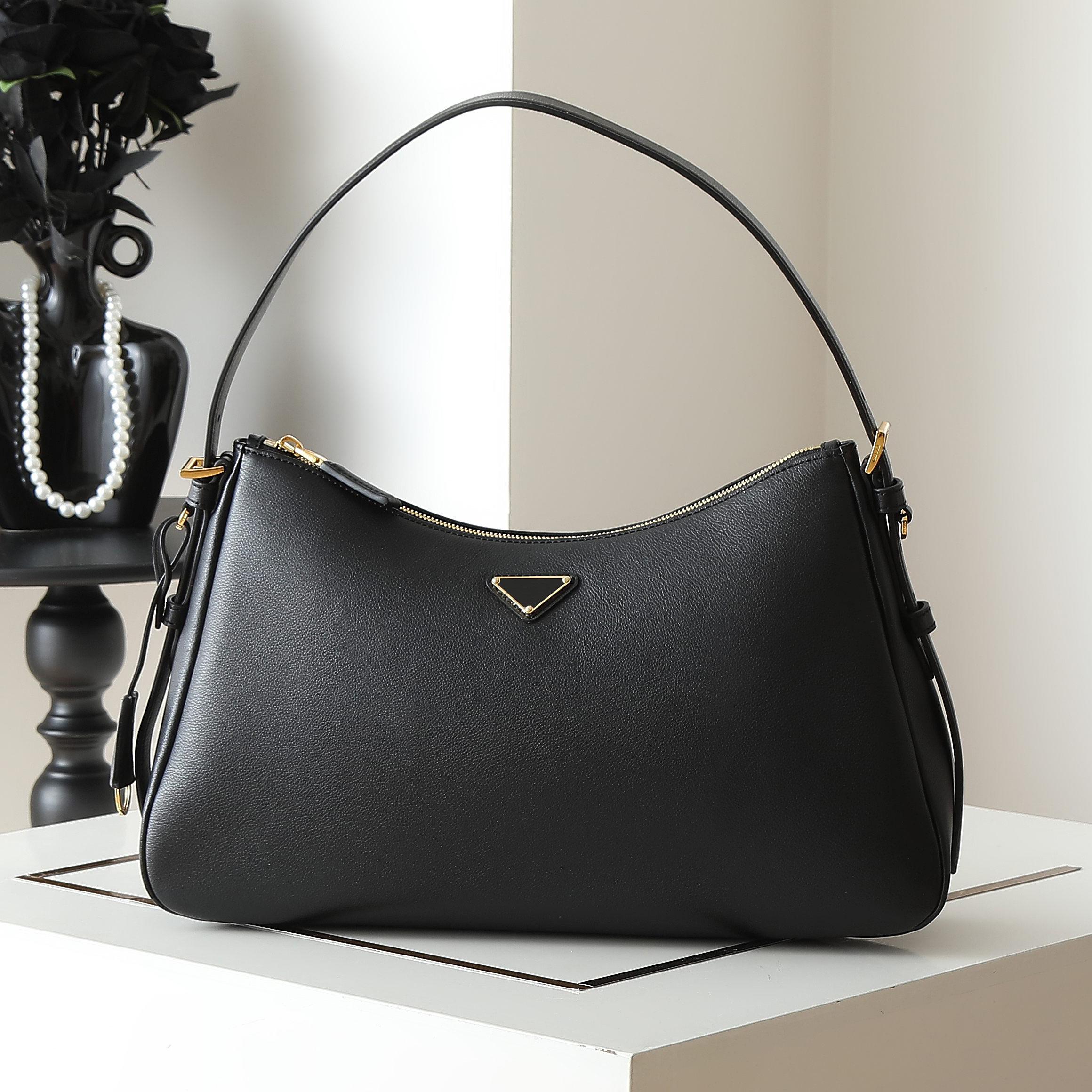 Designer Bag Shoulder Bags Bag Women Classic Handbag amiee Designer hobo New Autumn and winter collection Letter with bag new design Large or medium bag High quality.