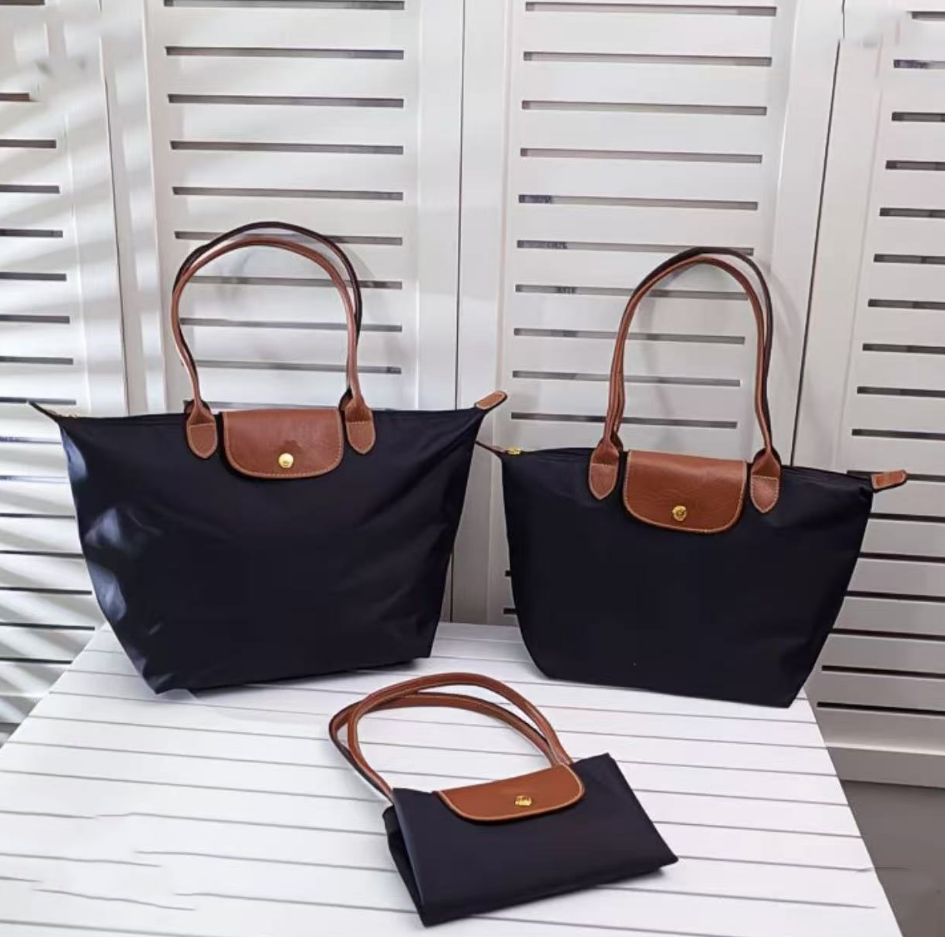 2025 AAA Designer Nylon Tote Shoulder Bags Computer Women Lady Large Shopping Bag Handbags Beach Navy Blue Black Brown Large Sizes Longize Champity Tote Bag