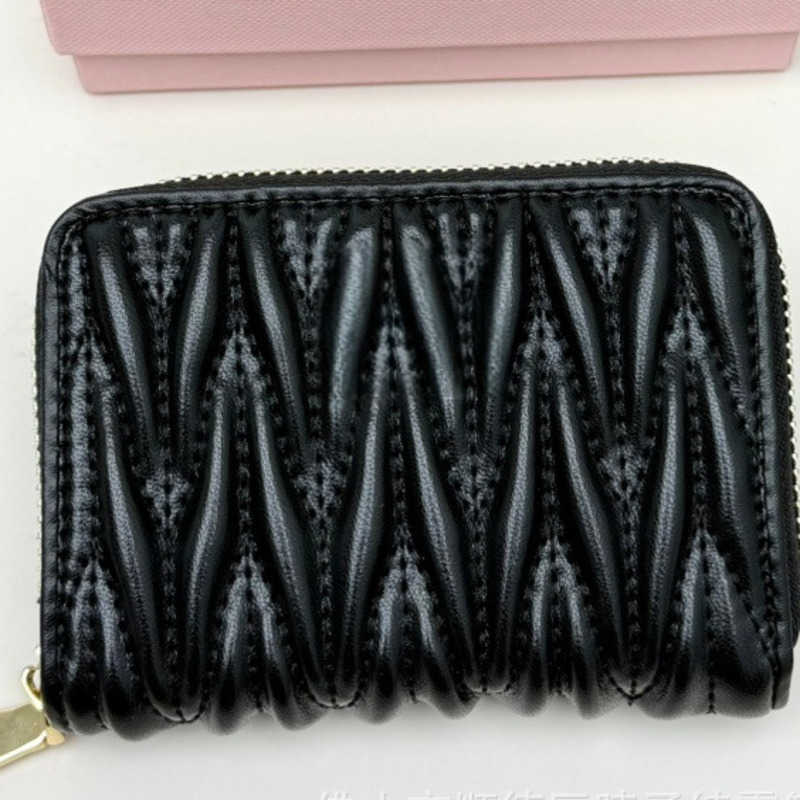 Leather Card Holder Wrinkled Sheepskin Card Case Genuine Leather Wallet for Women Short Bank Card Holder Cartoon Zipper Coin Purses for Women