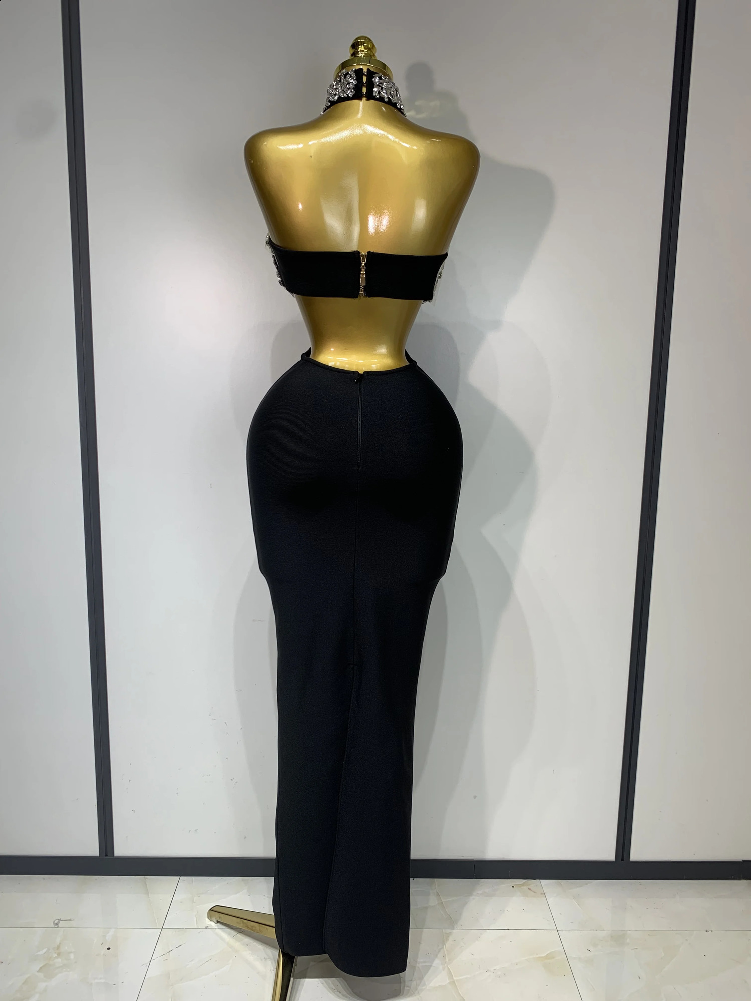 Women Sexy Backless Sparkly Crystal Diamonds Black Bodycon Bandage Dress Celebrity Elegant Evening Club Party Birthday Dresses 250827