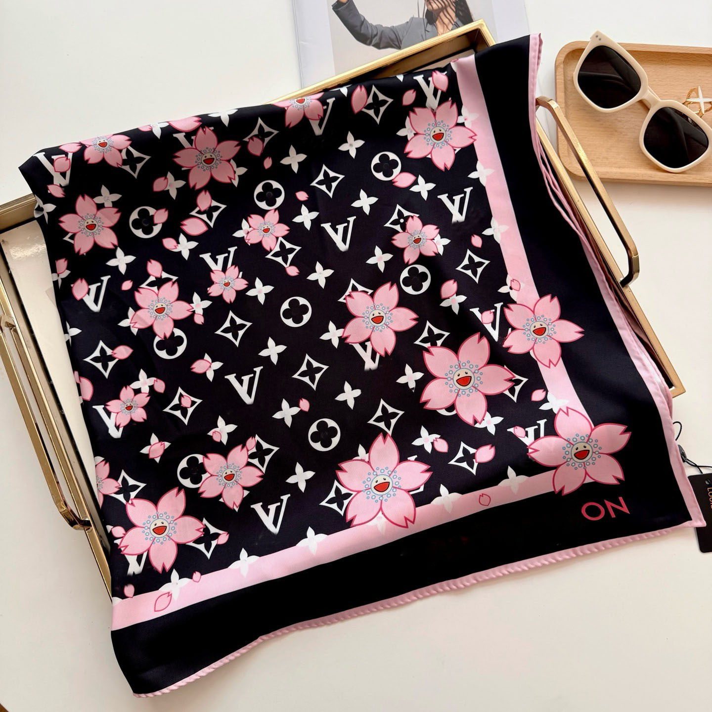 Cherry motif jacquard weave Women Slik Scarf Woman Printed embroidery Designer Shawls f Silk Winter Print Foulard Satin Square Head Scarves 90x90cm