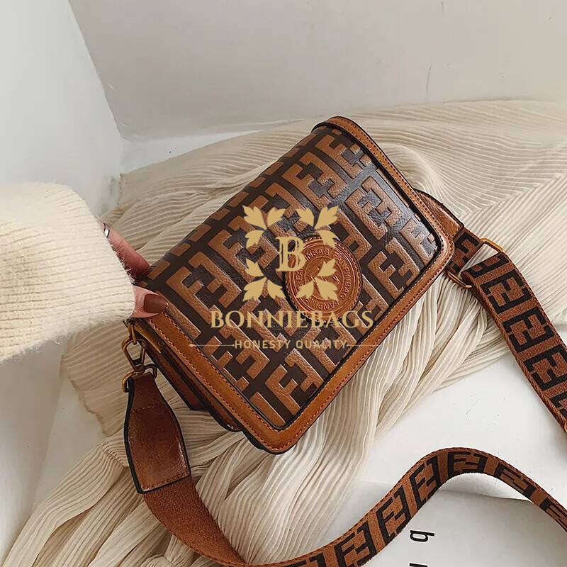 Shipping Free 2025 Designer Shoulde Bags For Womens Fashion Flap Handbag Casual Messenger Fashionable Woman Crossbody Bag