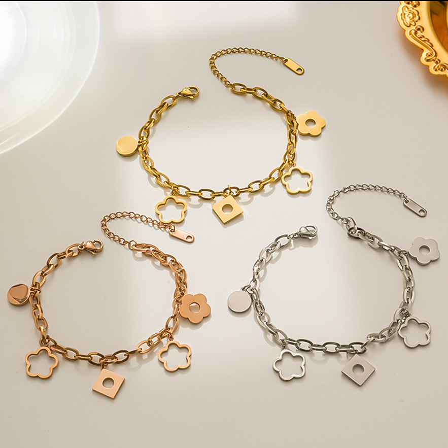 Designer Bracelet Luxury Bangle Bracelet Jewelry Korean Fashion Titanium Steel Flower Charm Small Pendant Bracelet Cute Girls Stainless Steel Pendant 