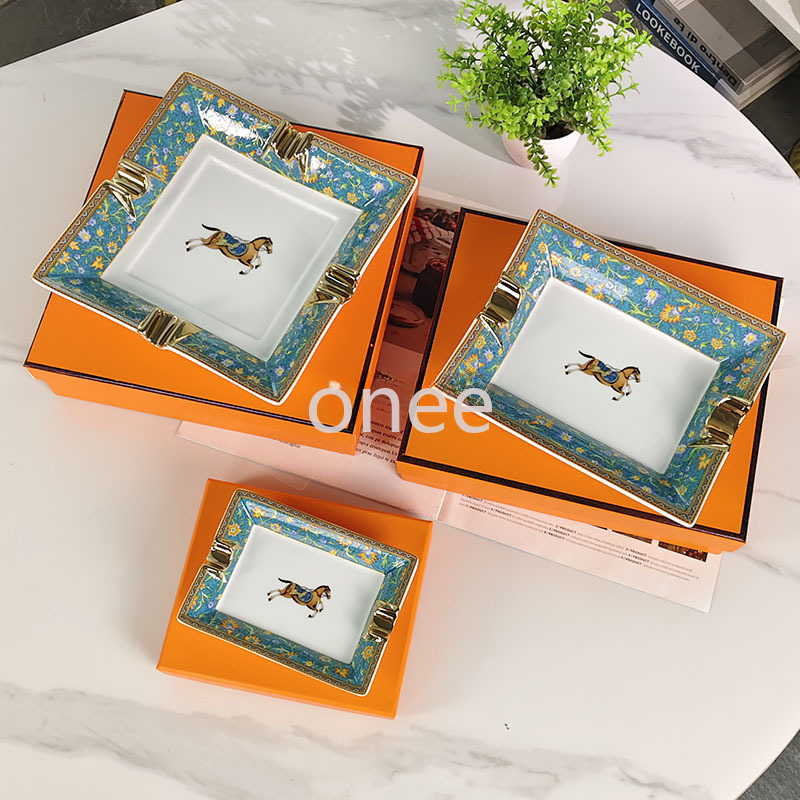 Designer Creative Bone China Large Small Four-Mouth Ashtray with Cuihua Horse Design Ashtray Stylish for Home Living Room or Office Vintage Ashtray Decorative Piece