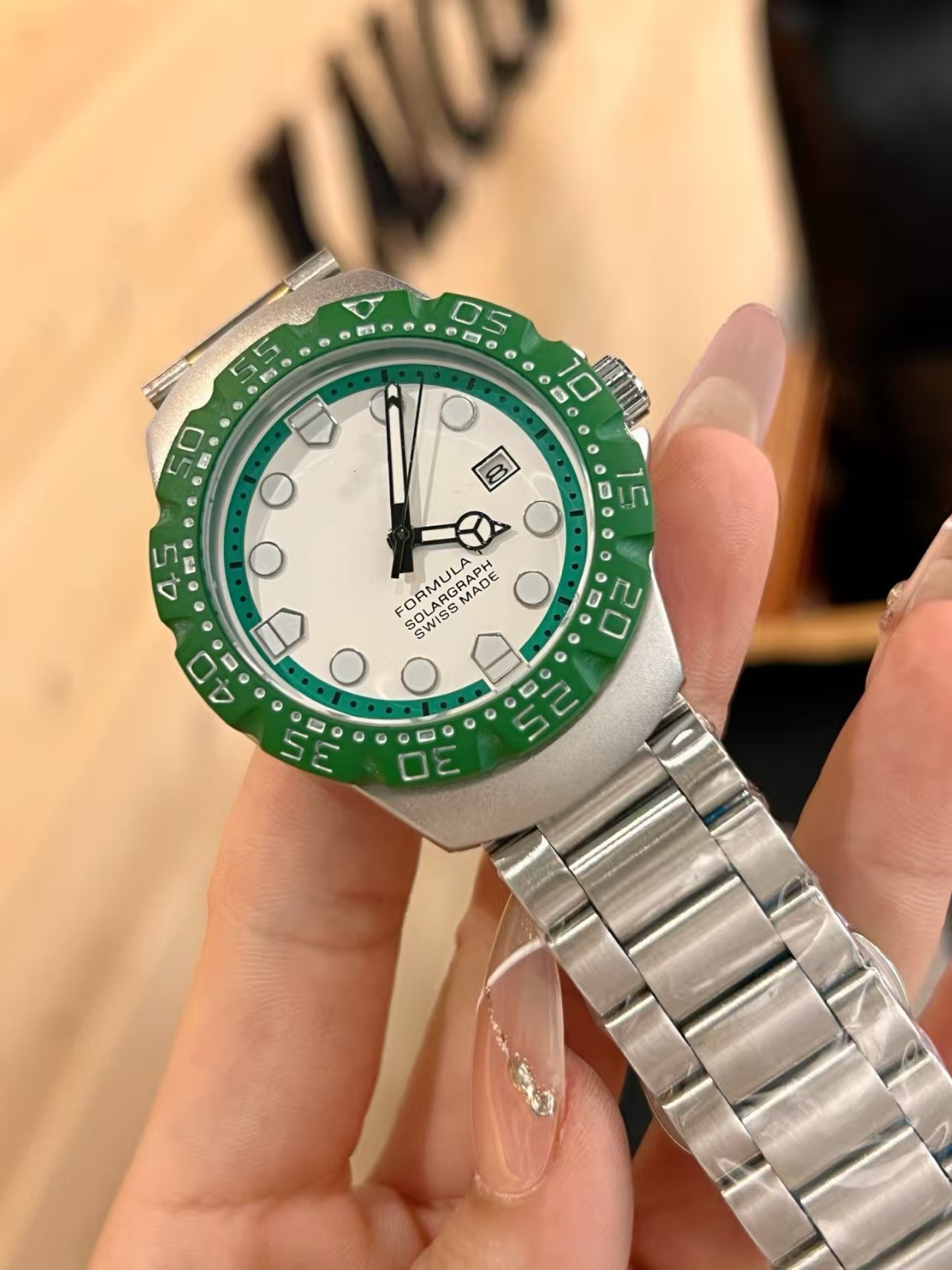 NEW Mens quartz watch with original quartz movement, 316 stainless steel butterfly clasp strap