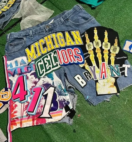 Streetwear Vintage Denim Shorts Y2K Men Women Hip Hop Cartoon Pocket Embroidery Baggy Shorts Over The Knee Pants Casual Shorts 250827