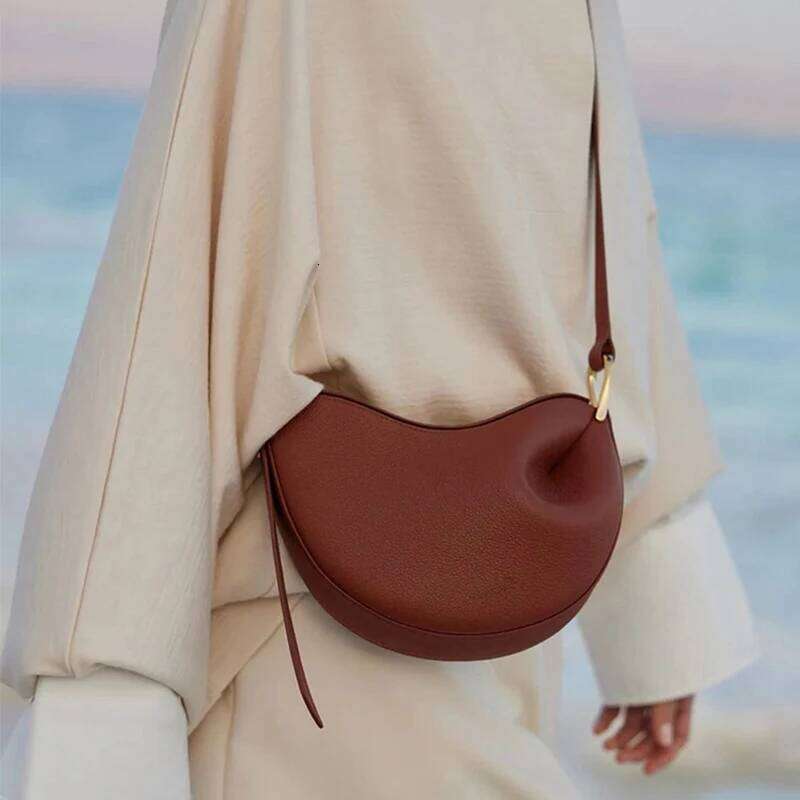 Small Niche Design Pea Boling En Saddle Real Leather Bag, One Shoulder Crossbody Bag