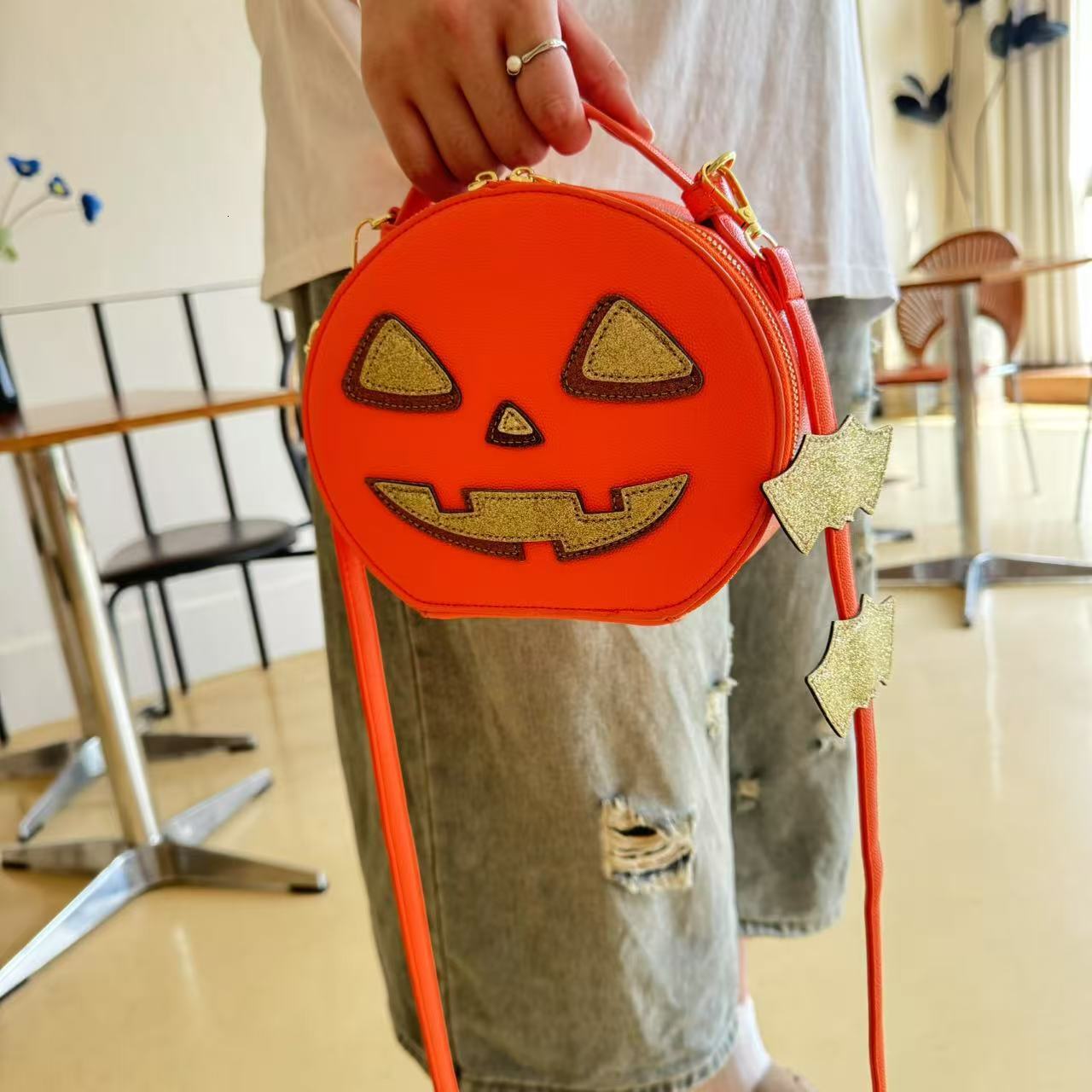 2025 autumn new fashion Halloween cute niche style lightweight single atmosphere shoulder unique fashion pumpkin bag designer single shoulder bag