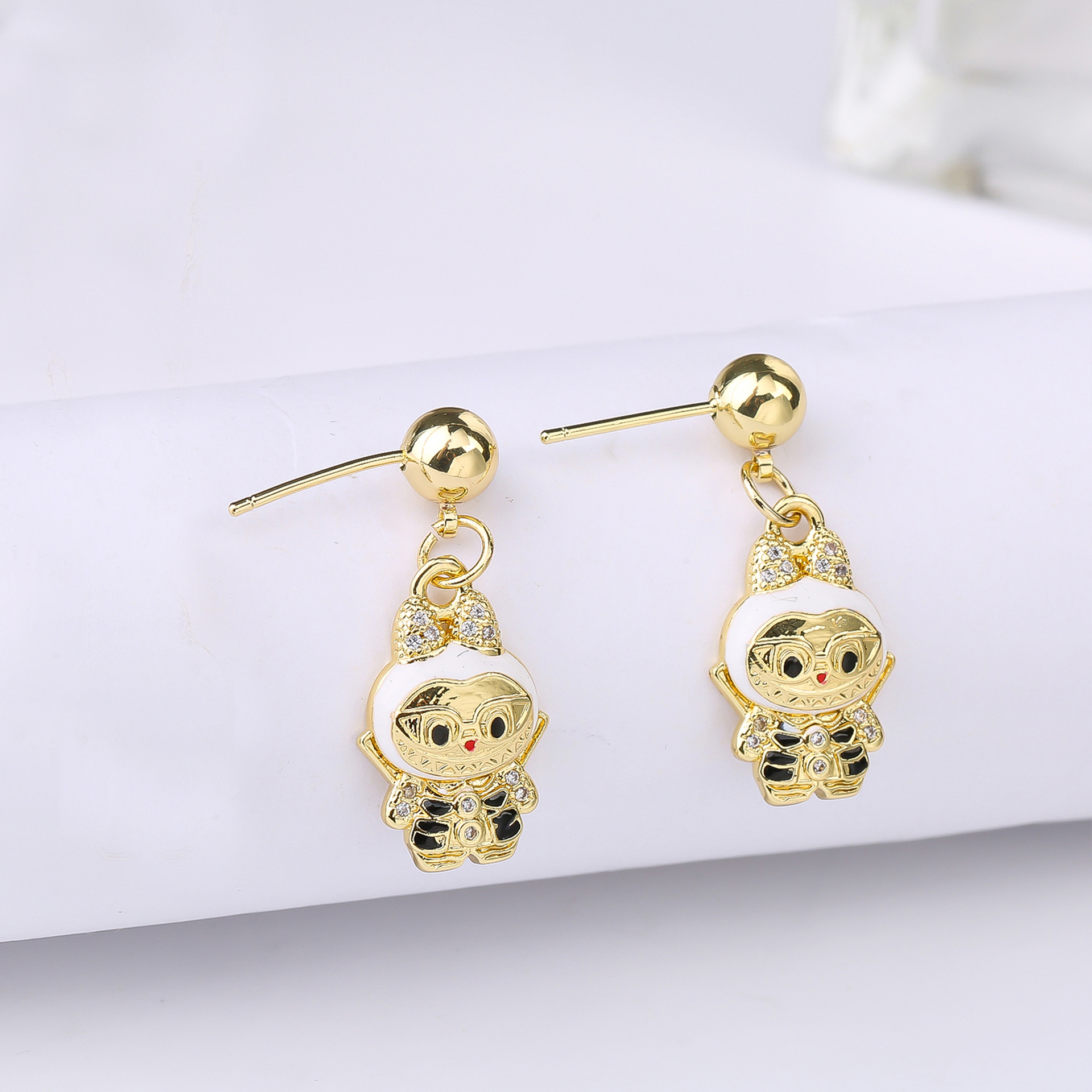 Earring Light Luxury Diamond Inlaid Oil Dripping Cute Cartoon Labubu Pendant Earrings Versatile Earrings for Women Chic Women's Oil Drip Style St