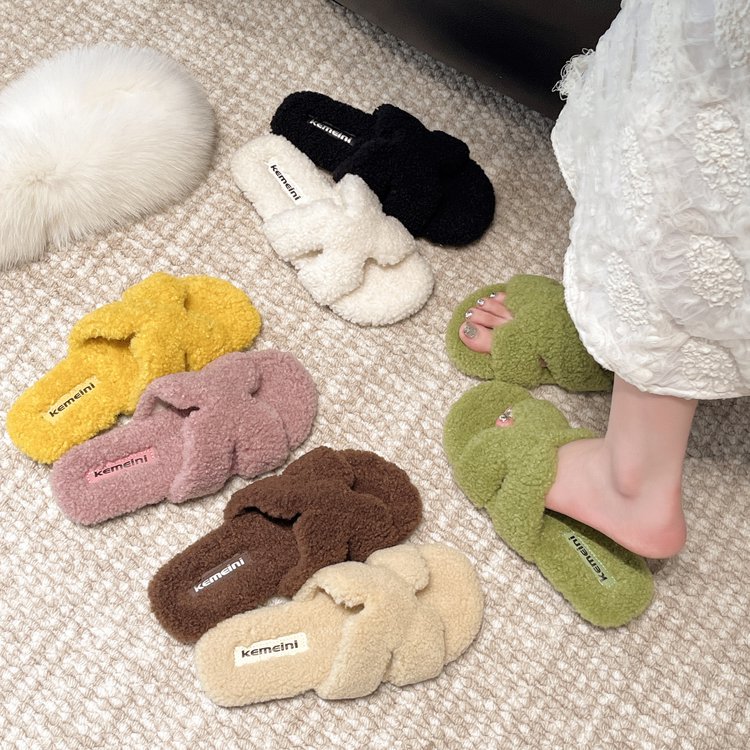 Hot free shipping designer slippers for womens flat slippers yellow pink black beige New fashionable and versatile winter slippers