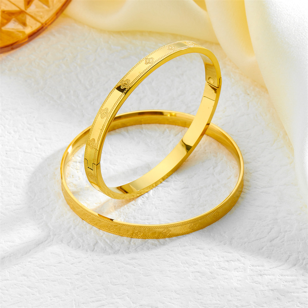 European and American fashion bracelets for women, lucky four-leaf clover bracelet, 18K gold-plated stainless steel, luxury designer wedding bracelet