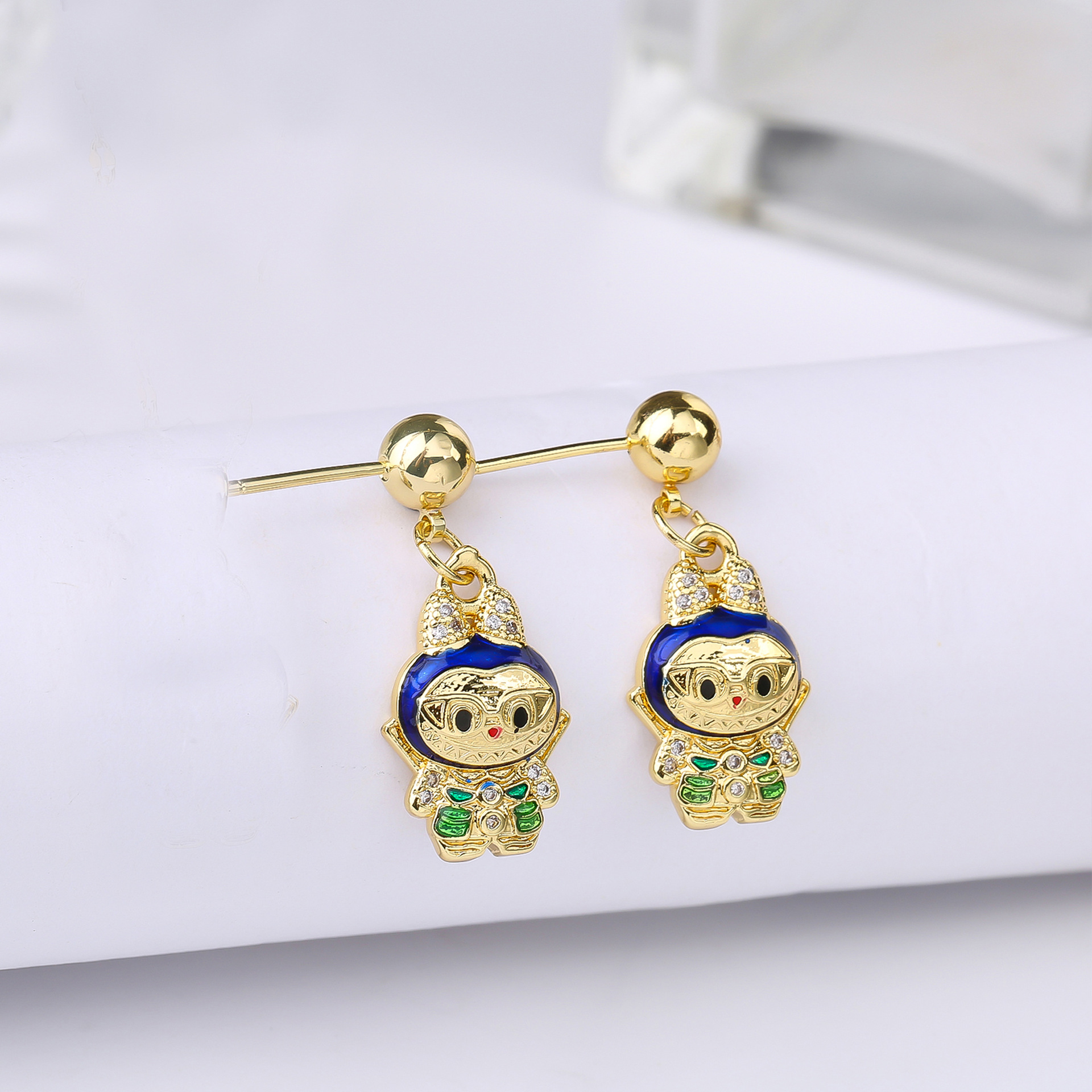 Earring Light Luxury Diamond Inlaid Oil Dripping Cute Cartoon Labubu Pendant Earrings Versatile Earrings for Women Chic Women's Oil Drip Style St