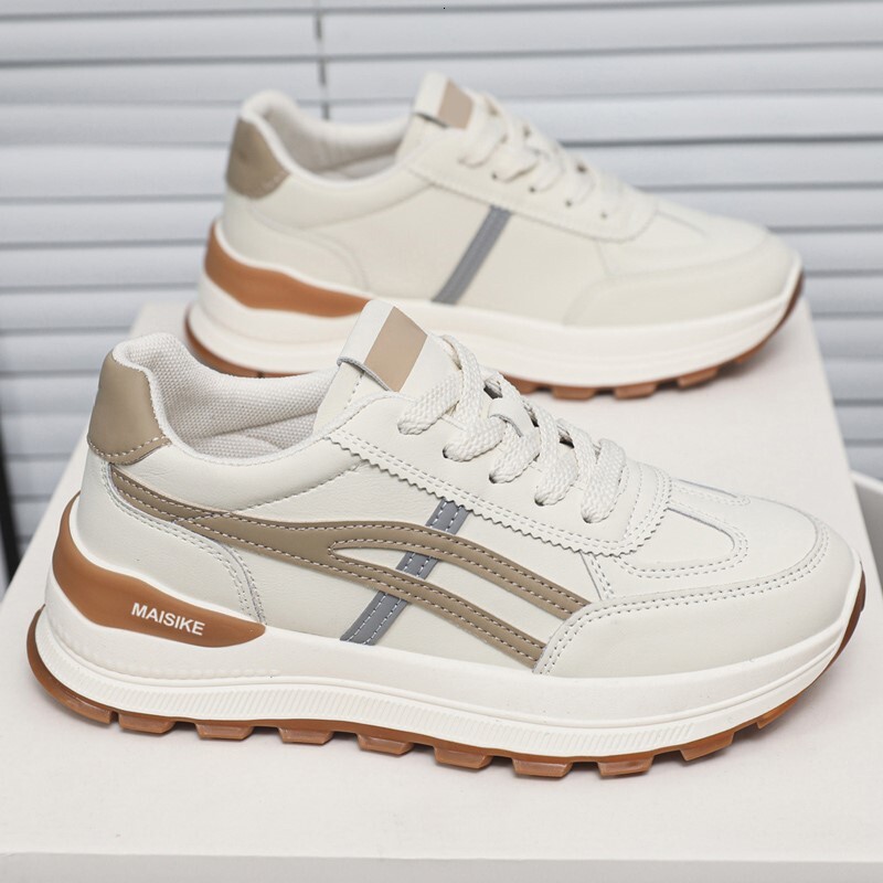 Designer Fashion Women's Shoes 2025 New Versatile Soft Sole Student Running Shoes Casual Shoes Soft Leather White Sneakers 48