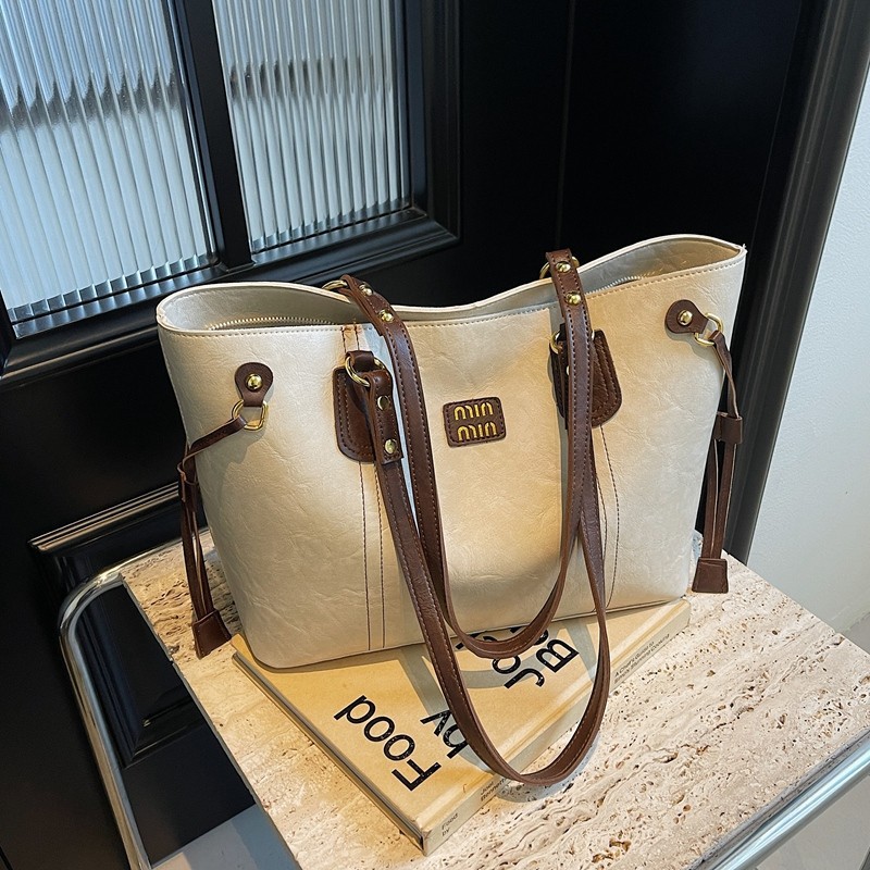 New simple and large-capacity underarm tote bag a fashionable and casual single-shoulder crossbody handbag for women