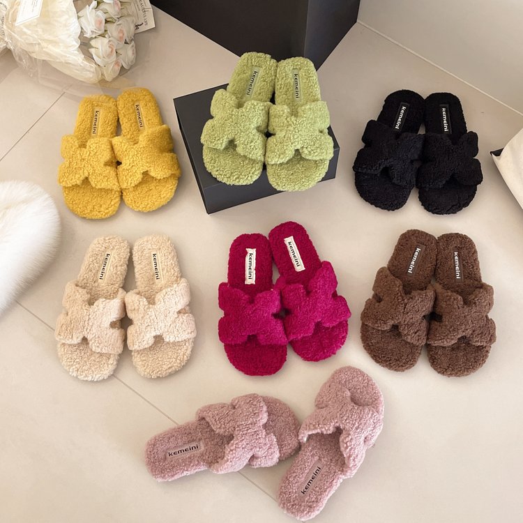 Hot free shipping designer slippers for womens flat slippers yellow pink black beige New fashionable and versatile winter slippers