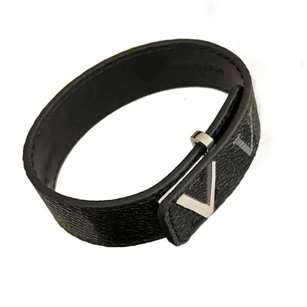 Charm Bracelets Luxury Men Leather bracelet designer bracelet Bangle Black With Womens Birthday Gifts Bangle Hand Jewelry Christmas Fashion Style Gift bracelet
