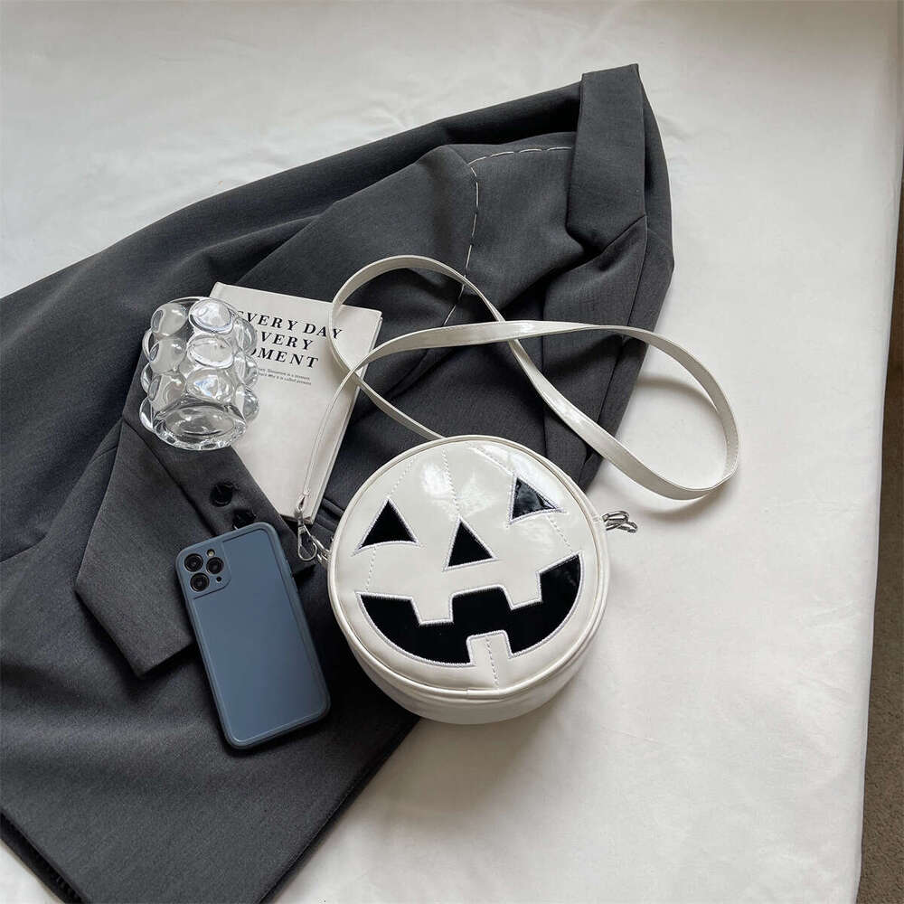 2025 New Fashionable Cross border Halloween Odd Personality Decoration Candy Gift Shoulder Bag Holiday Decoration Novelty Bag