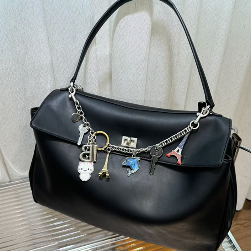 Le Cagole Keychain Bag Turner Chain Heart Mirror Accessoires Designer Le City Charm Rodeo Sac Femme Drive Charmes Card Solder Coin Purse Purse Lo