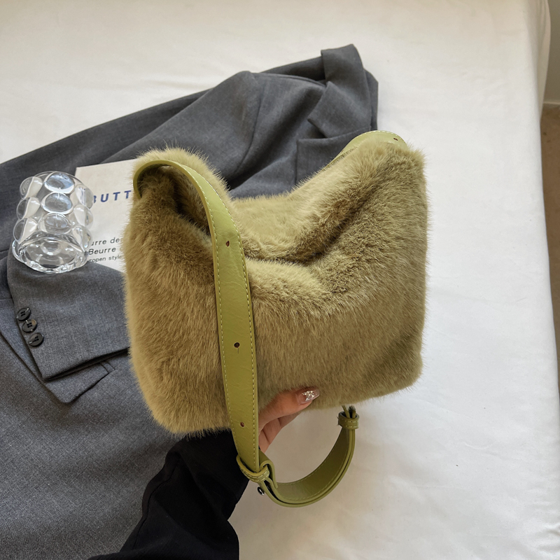 High end women's fashionable street feel, simple and versatile single shoulder crossbody bag, versatile high-end fashion, elegant commuting shoul