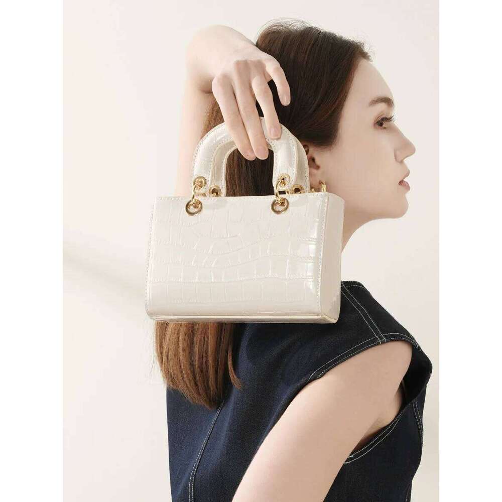 YANATARI Genuine Leather Woman Shoulder Handbags Crossbody Bags Designer Minimalism White Mini Square Bag