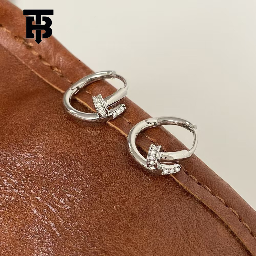 Free Shipping For New Designer Accessories Fashion Simple Micro Inlaid Round Earrings Rose Gold Hot-selling Nail Shape American Style Women's Ear