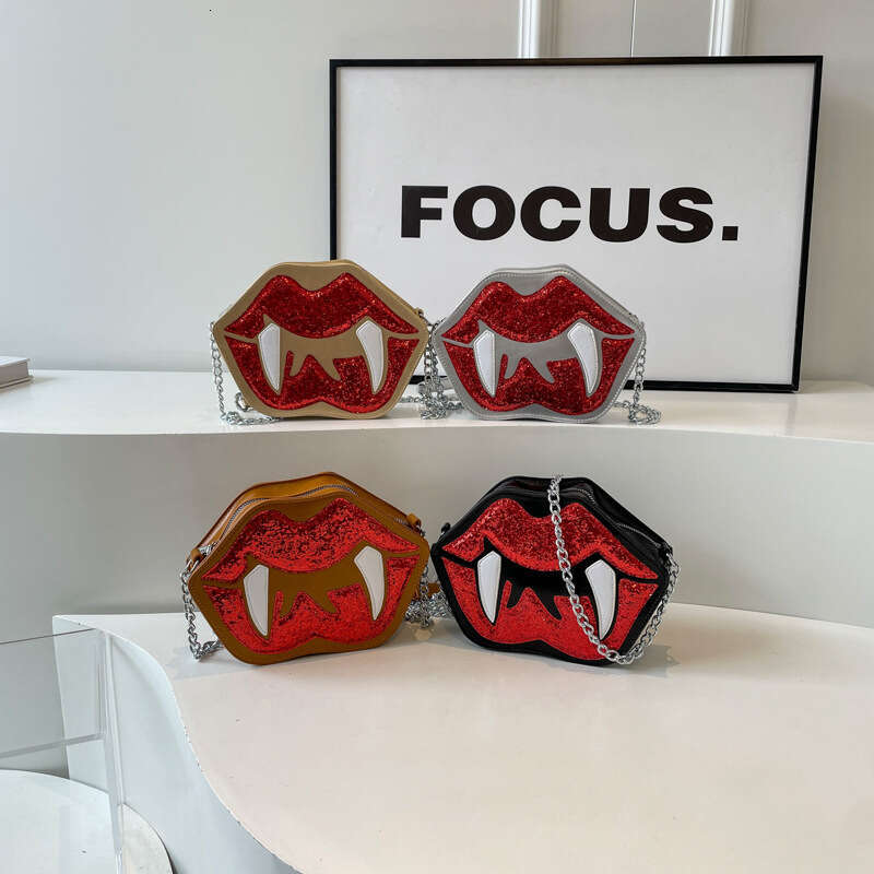 2025 New Fashionable Personalized Glitter Chain Shoulder Bag Halloween Horror Pumpkin Bag Personalized Novelty Women's Bag Shoulder Bag