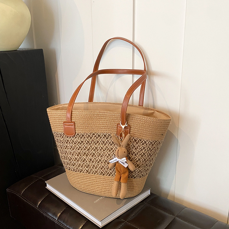 Autumn New Women s Shoulder Bag Fashion Vacation Style Basket Weaving Women s Beach Grass Bag Versatile Large Capacity Commuter Bag Autumn New Designe