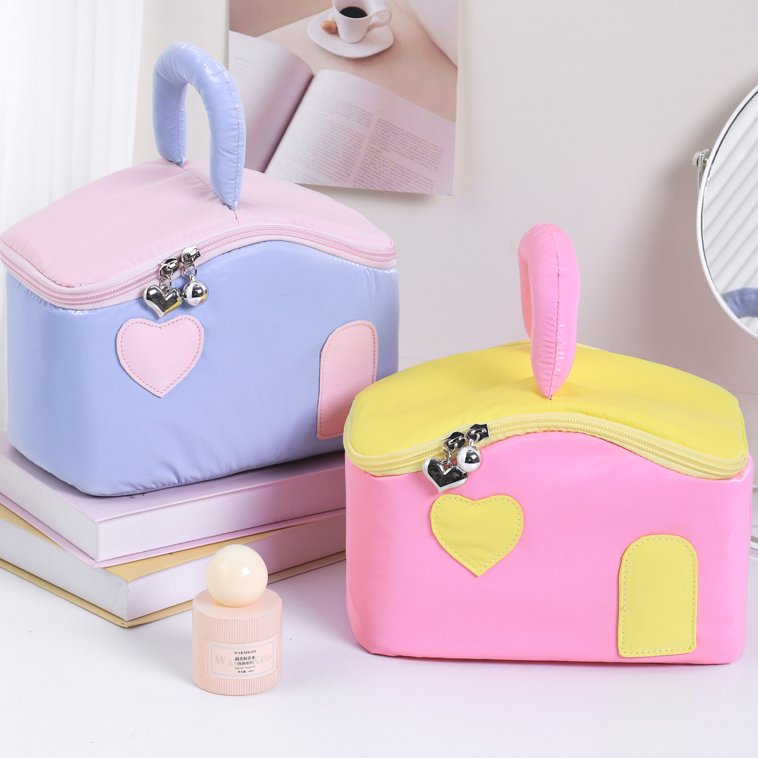 2025 autumn new color elegant blocked cabin makeup bag niche lightweight cute large bag capacity women s cosmetics storage bag travel grooming bag des