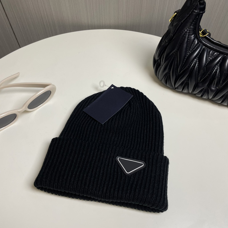 Designer beanie mens simple skull hat knitted womens classic triangle fashion casual autumn and winter skiing warm high quality box excellent gift cho