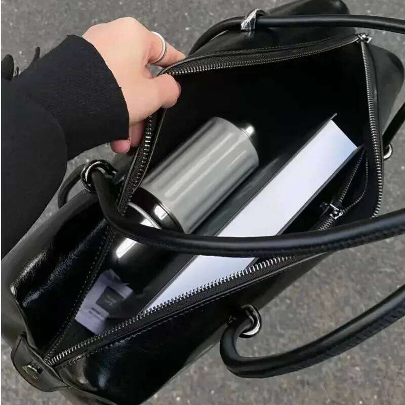 Large Capacity Boston Hottie Trendy Streetewear Moto Bag Spicy Girl High Quality One Shoulder Travel Lage Tote Handbag