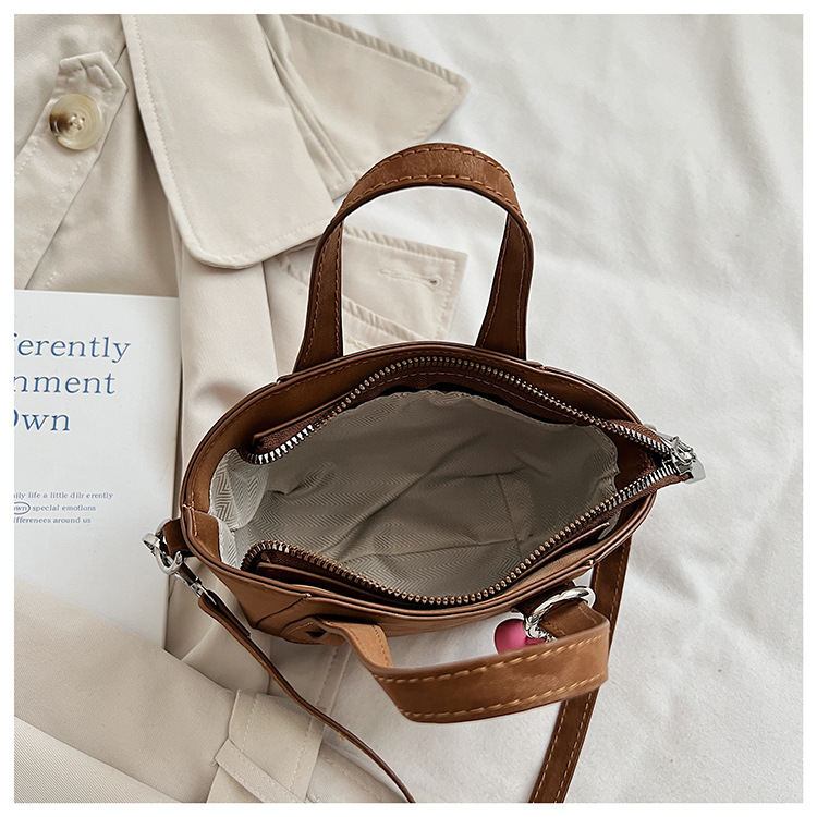 Autumn New Women s Shoulder Bag Retro Niche Leopard Print Women s Handbag Autumn And Winter New Casual Women s Crossbody Bag New Designer Bag