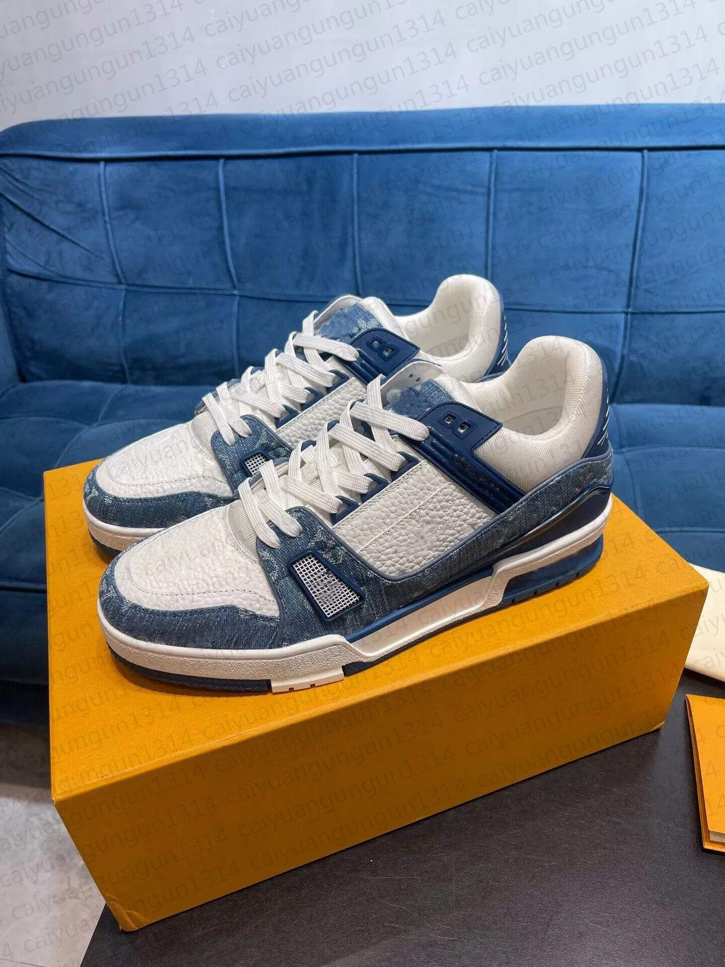 Luxury designer casual shoes Runner Shoe Embossed Trainer Sneaker white pink sky blue black green yellow denim low mens sneakers women trainers EUR 36-45 aq2