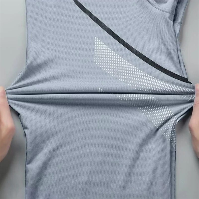 Plus Size Mens QuickDrying ShortSleeved Shorts Suit Sportswear Mens Leisure Sports Running Fitness TShirt Shorts Set men 250828