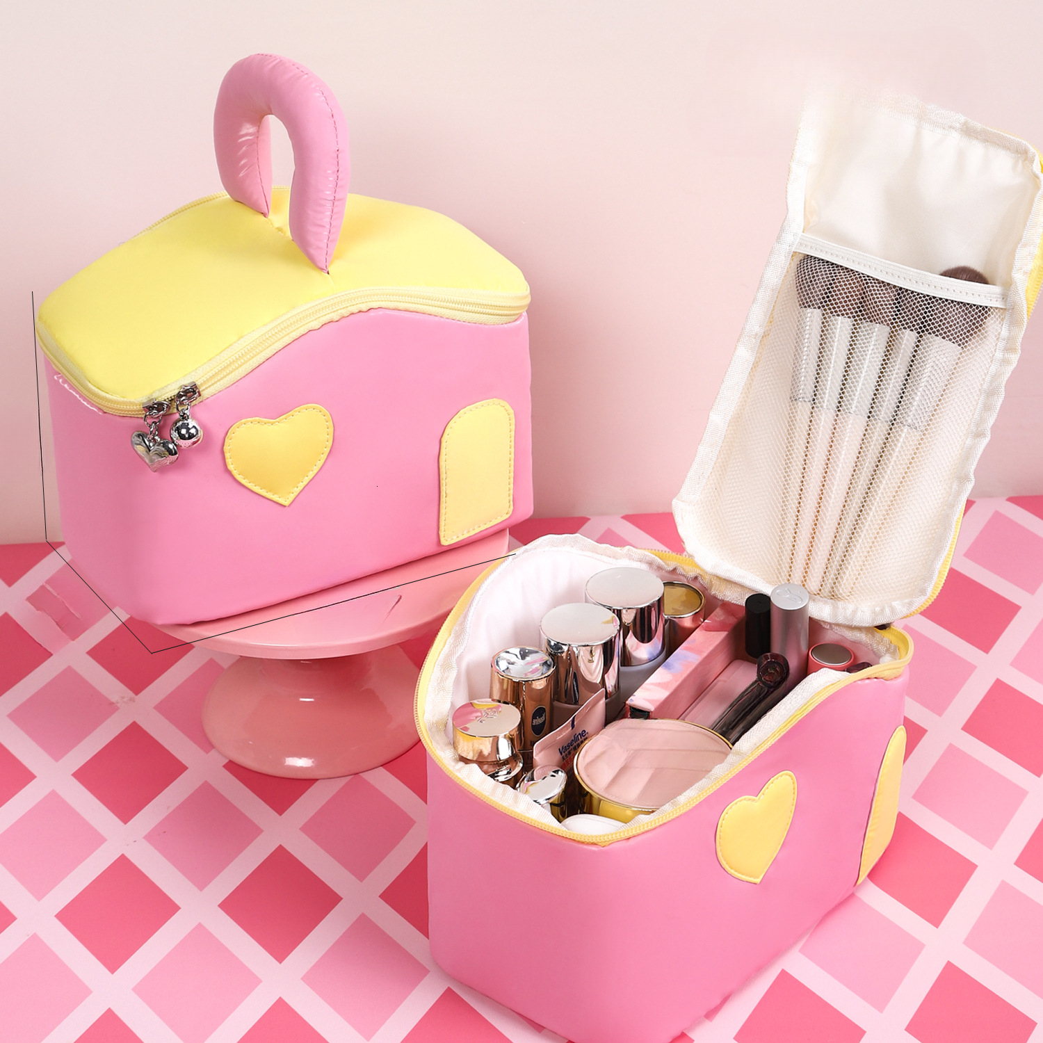 2025 autumn new color elegant blocked cabin makeup bag niche lightweight cute large bag capacity women s cosmetics storage bag travel grooming bag des