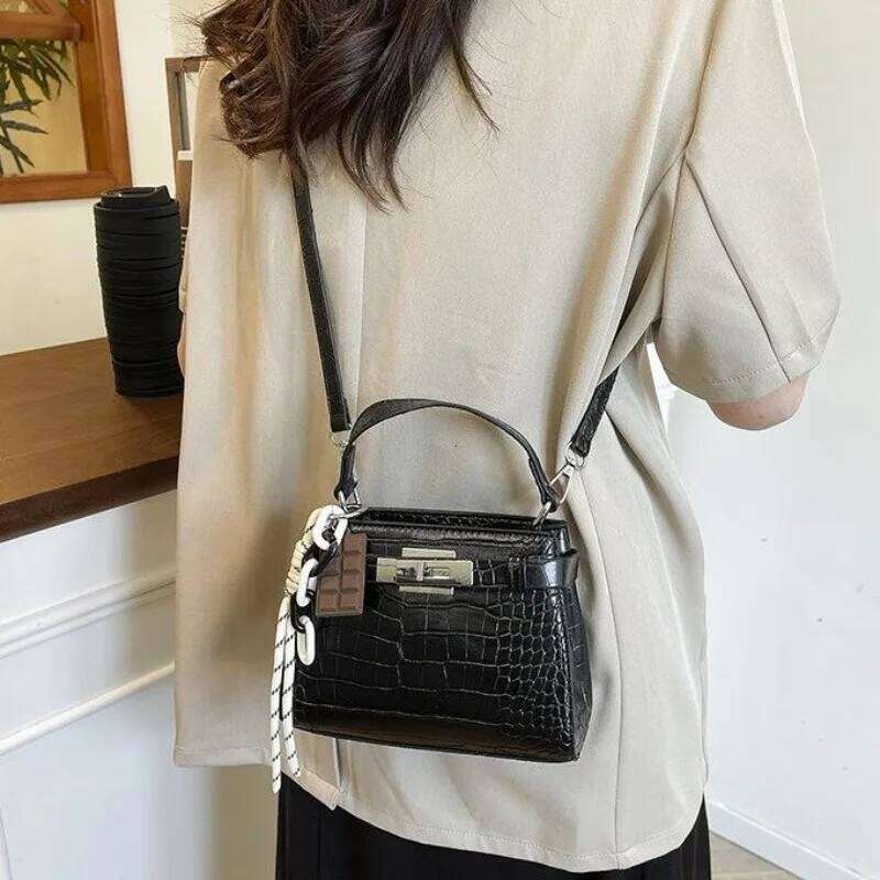 French Girls' Bag With Hand-Carry Option System, Artistic Design For Girlish Summer Fashion Commuter Needs And Style