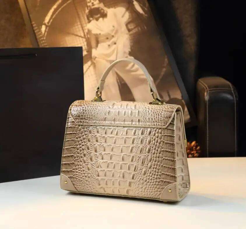 Genuine Leather Women's Handbags 2024 New Crocodile Print Bag Fashion All The Cross-Body Shoulder Bags