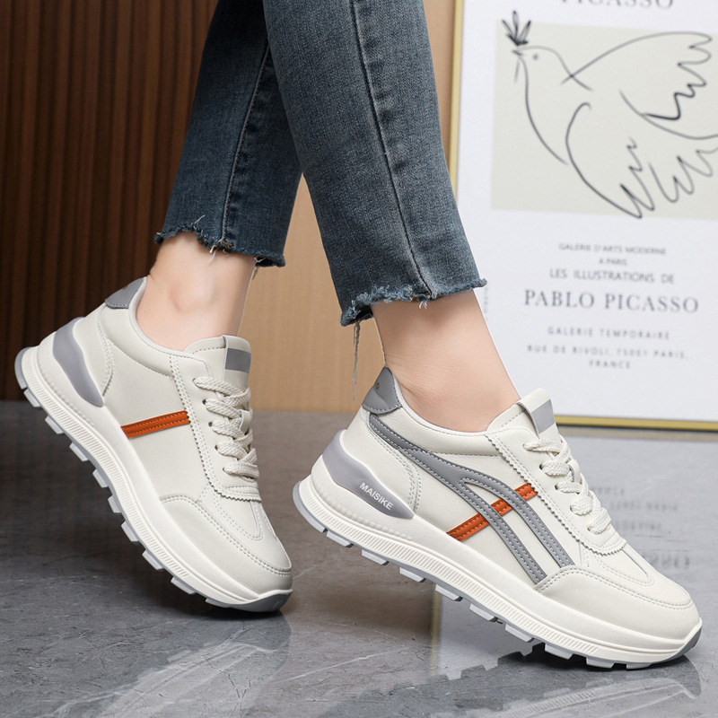 Designer Fashion Women's Shoes 2025 New Versatile Soft Sole Student Running Shoes Casual Shoes Soft Leather White Sneakers 48