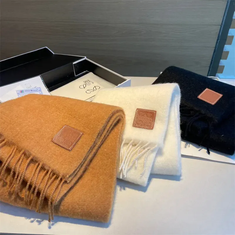 2025 new Designer Scarf For Women Men 100% Cashmere classic Jacquard ScarvesLuxury brand Shawl Winter Autumn Warm soft comfortable and versatile