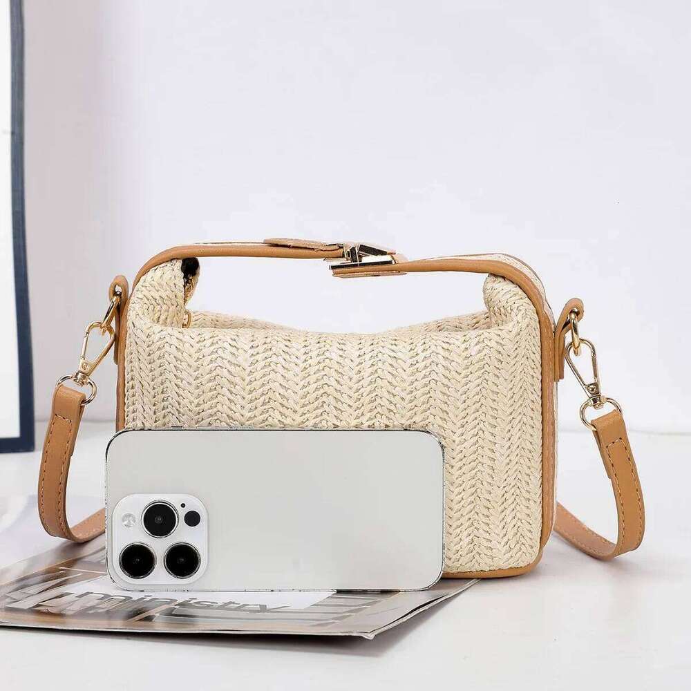 2025 New Korean Ins Straw Women's Crossbody Shoulder Handbag Boho Chic Summer Beach Bag