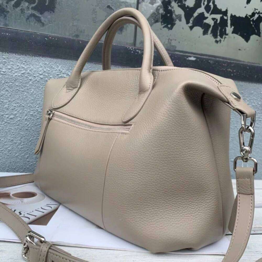 New First Layer Cow Leather Women Handbag Coffee Wine Red Color Soft Cowskin Ladies Commuter Office Business Tote Large