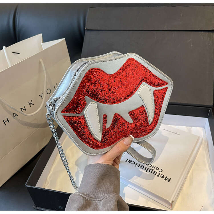 2025 New Fashionable Personalized Glitter Chain Shoulder Bag Halloween Horror Pumpkin Bag Personalized Novelty Women's Bag Shoulder Bag