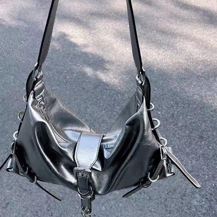 Autumn New Women s Shoulder Bag French Niche Design Silver Armpit Bag Women s Crossbody Bag Autumn New Casual Minimalist Designer Bag Trendy Pleated A