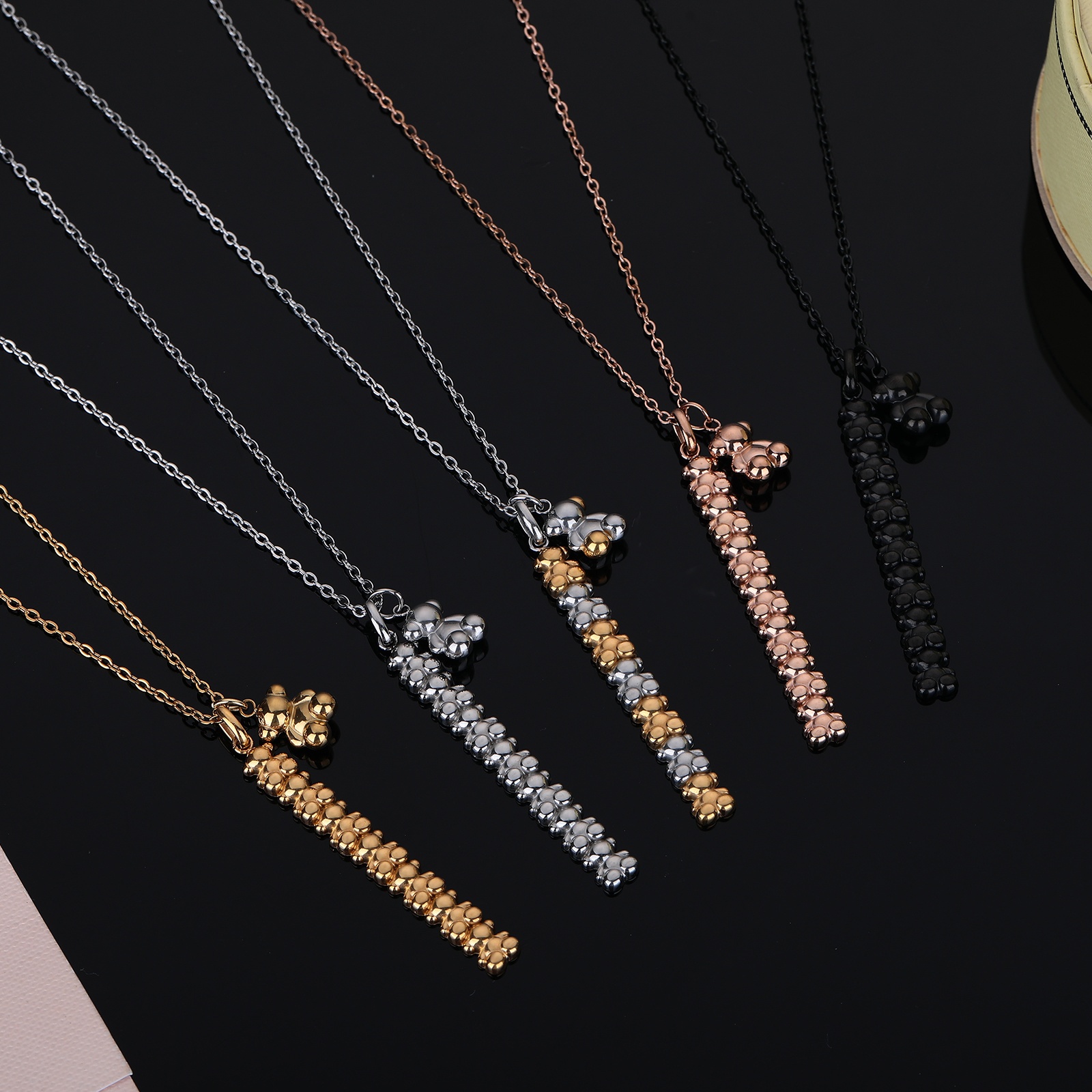 Hot Fashion Women Silver Rose Gold Black Stainless Steel Bear Circle One World Chain Pendant Circle Necklace Jewelry